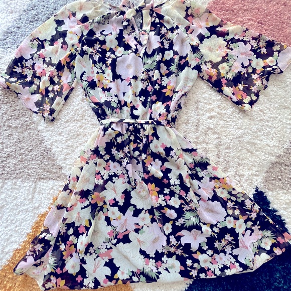 NWOT Spring Dress - Picture 2 of 2